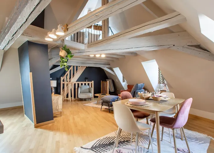 Duplex Atypique Au Coeur De Lägenhet